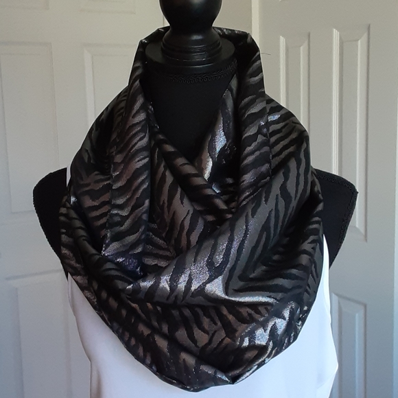 Infinity  scarf - Picture 3 of 3
